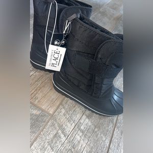 Brand New with Tags!! Boys snow boots, size 13c.